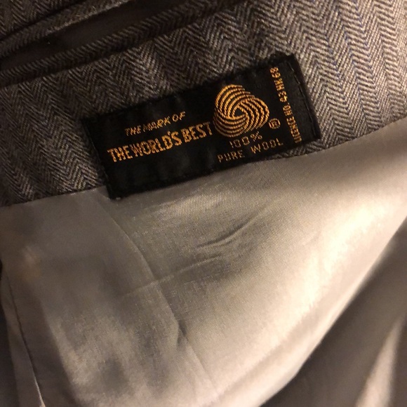 British crown close 5th Avenue made in Hong kong. Custom Grey printed blazer. - Picture 5 of 10